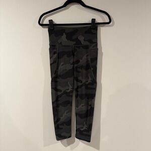 OLD‎ NAVY Active Powersoft Camo Print High Waisted Pocket Crop Leggings